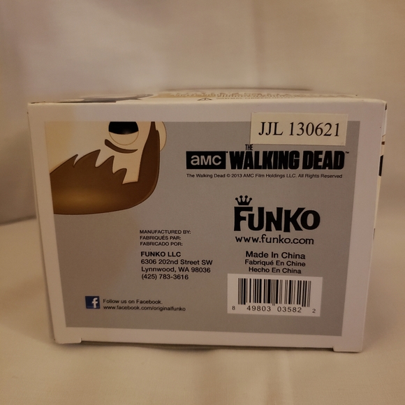 Daryl Dixon with Poncho #72 Funko Pop - Picture 8 of 10